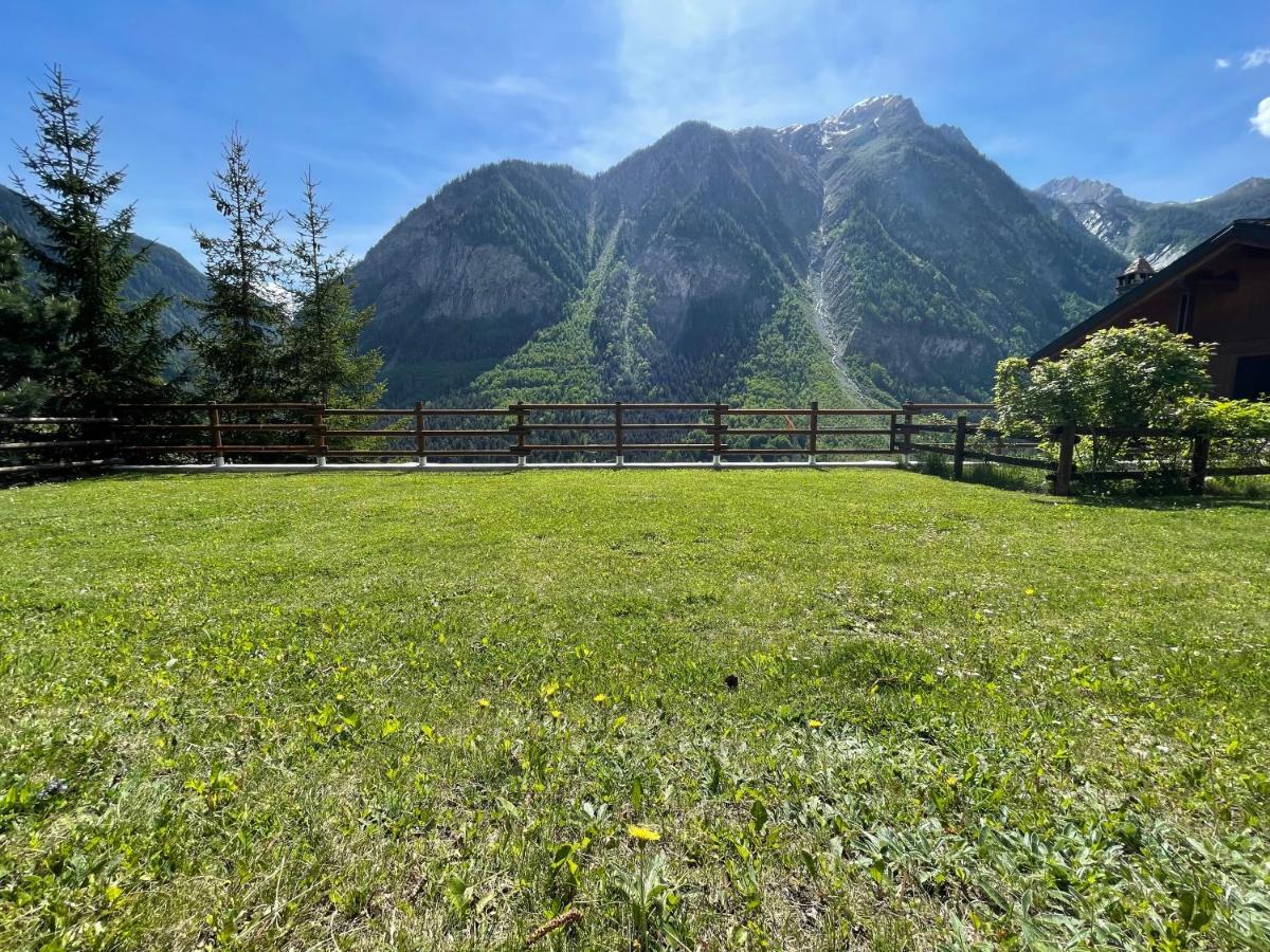 Courmayeur~Navetta Gratuita Per Il Centro+Impianti Exterior foto
