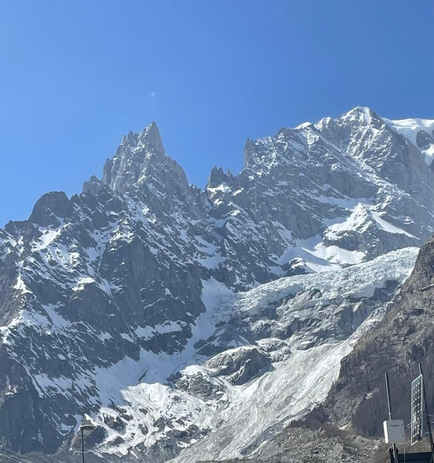 Courmayeur~Navetta Gratuita Per Il Centro+Impianti Exterior foto